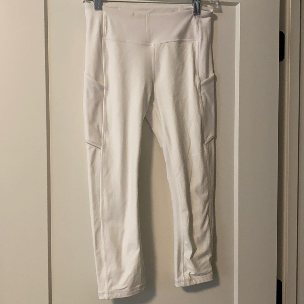 White lulu leggings size 6